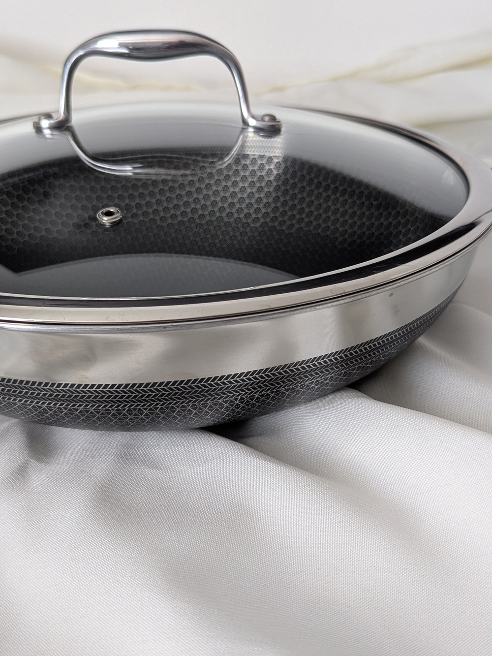 Hexclad 12" Wok With Lid - Picture 4 of 7